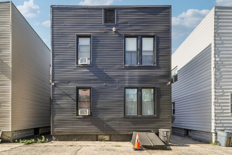 More Photos Of 344 Danforth Ave, Jersey City Multifamily For Sale