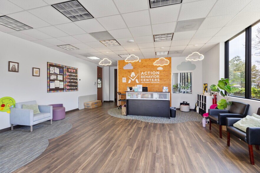 More Photos Of 12101 Grant Rd, Cypress Medical For Sale