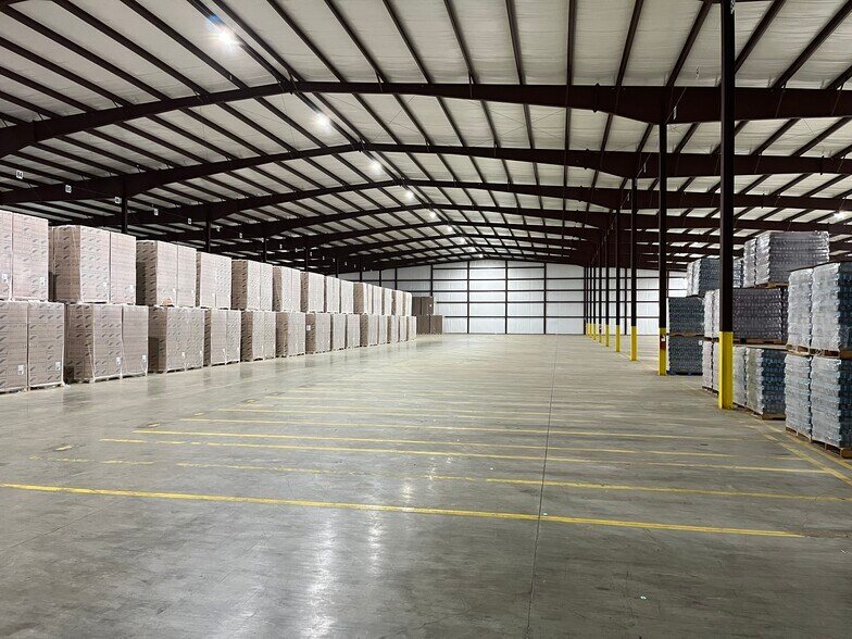 More Photos Of 106 Trooper Dr, Hot Springs National Park Distribution For Lease