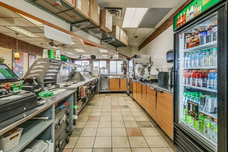 More Photos Of 449 7th St E, Saint Paul Storefront For Sale