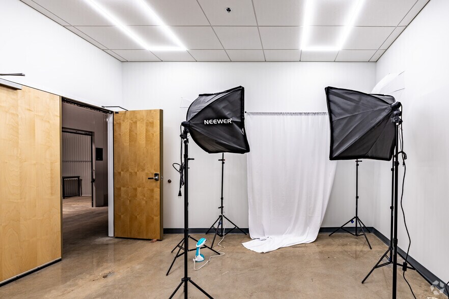 More Photos Of 1133 Polk Ave, Nashville Light Distribution For Lease