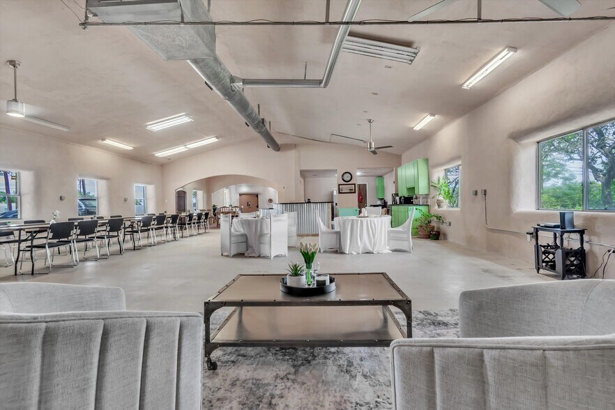 More Photos Of 4002 E Highway 290, Dripping Springs Freestanding For Sale