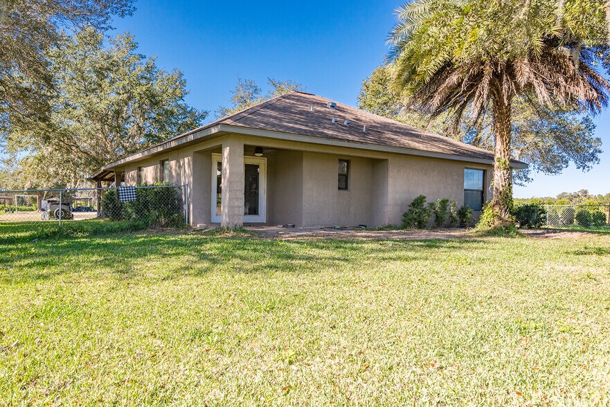 More Photos Of 16385 NW 112th Ct, Reddick Specialty For Sale