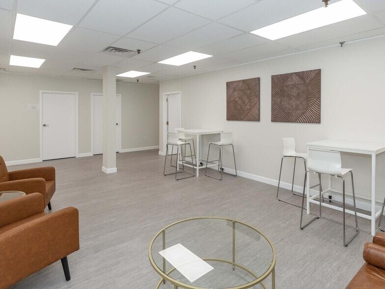 More Photos Of 449 Silas Deane Hwy, Wethersfield Medical For Lease