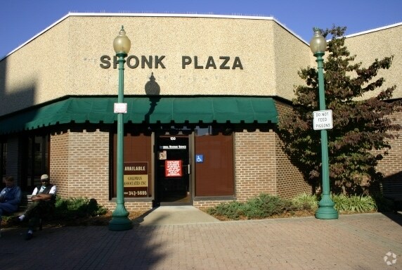 More Photos Of 100-150 Court St, Charleston Unknown For Lease