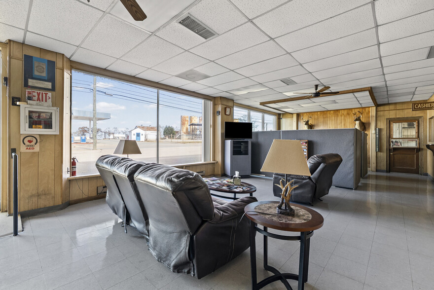 More Photos Of 1336 Main St, Dillwyn Auto Dealership For Sale