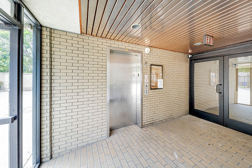 More Photos Of 980 Atlantic Ave, Long Beach Medical For Sale