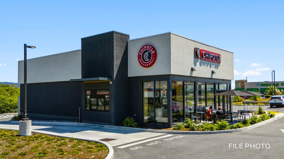 Primary Photo Of 5720 E Bannister Rd, Kansas City Fast Food For Sale