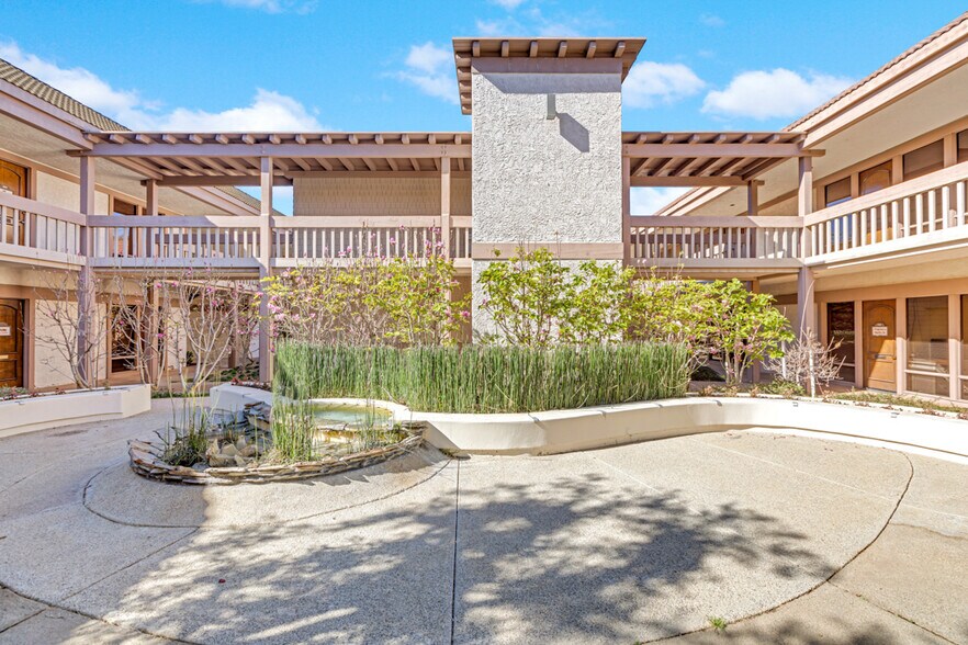 More Photos Of 601 E Daily Dr, Camarillo Office For Lease