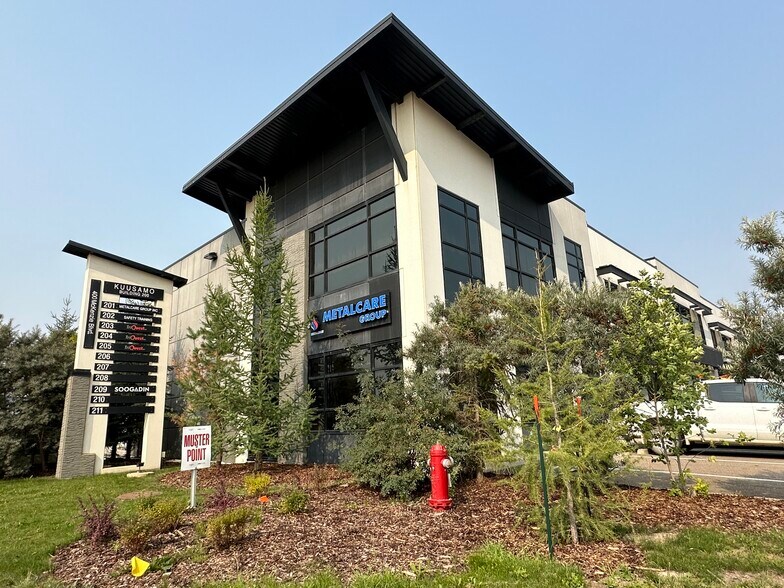 More Photos Of 400 Mackenzie Blvd, Fort McMurray Flex For Lease