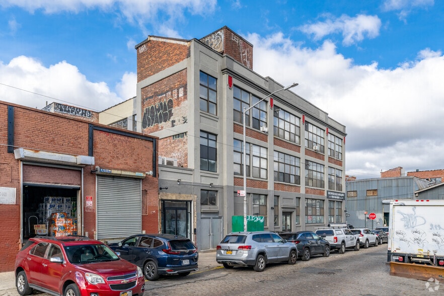 More Photos Of 4 Evergreen Ave, Brooklyn Light Manufacturing For Lease