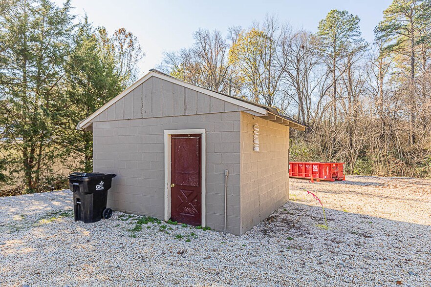 More Photos Of 13185 Hanover Courthouse Rd, Hanover Freestanding For Lease