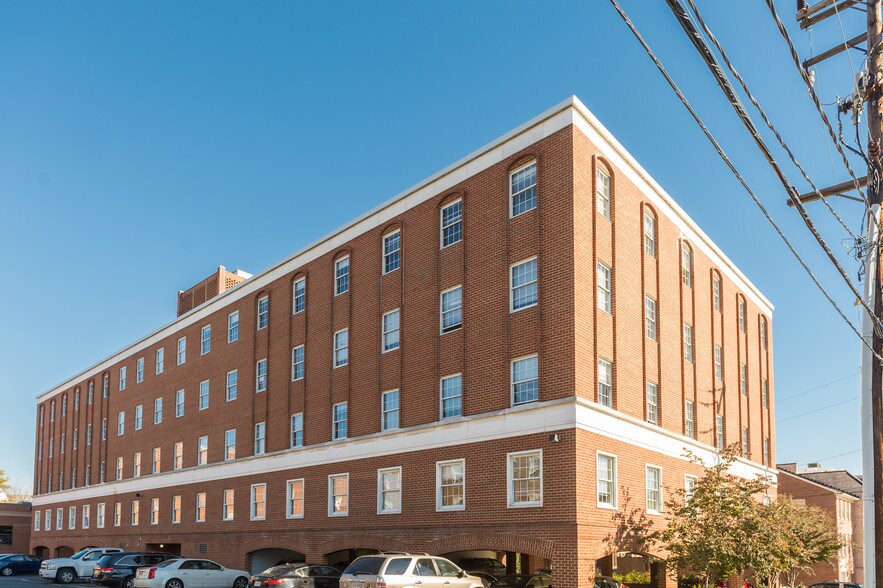 More Photos Of 300 N Lee St, Alexandria Office For Lease