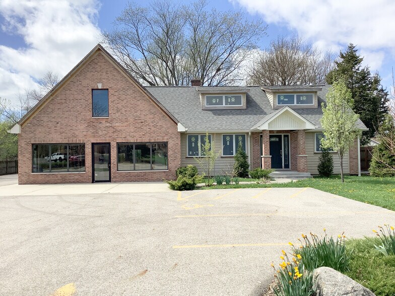 Primary Photo Of 618 Barron Blvd, Grayslake Medical For Sale