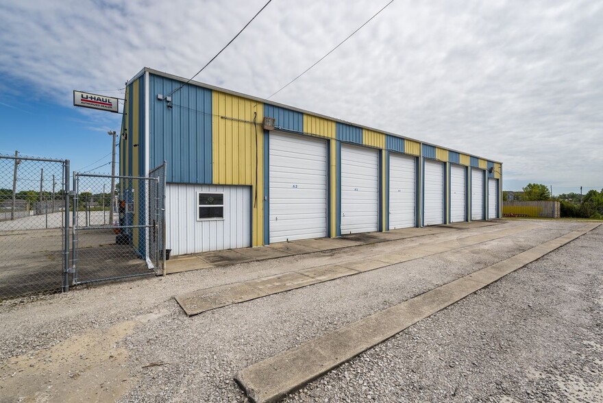 More Photos Of 1631 Mcclain Ave, Scottsburg Self Storage For Sale