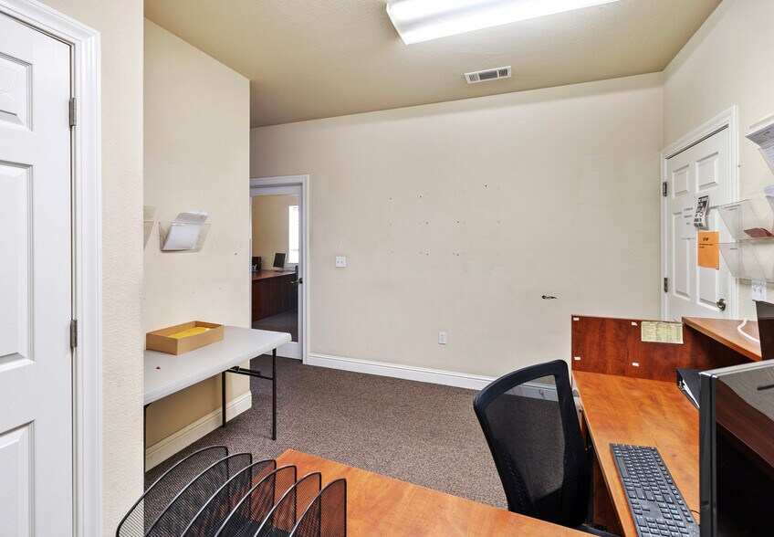 More Photos Of 3075 Crossroads Dr, Redding Light Distribution For Sale