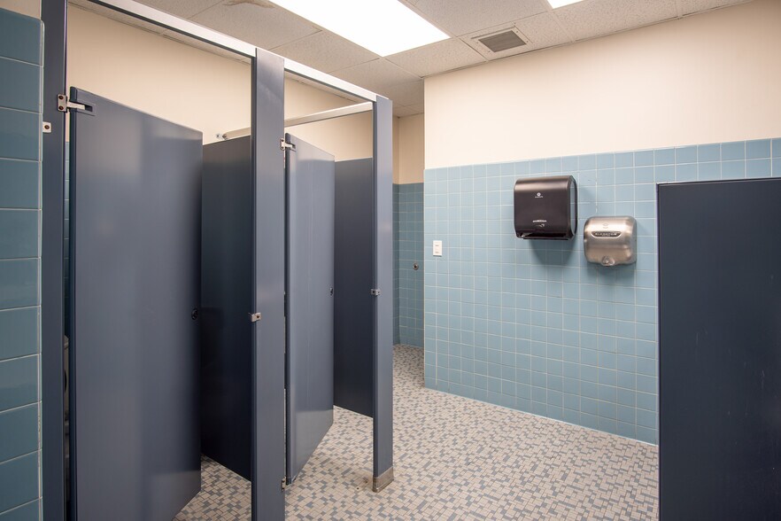 More Photos Of 265 Sunrise Hwy, Rockville Centre Office For Lease