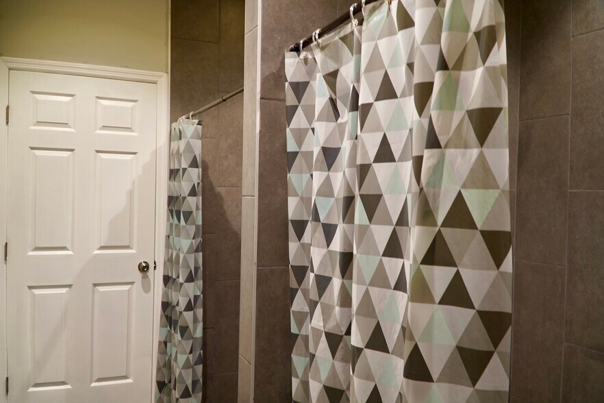 More Photos Of 5850 W Cypress St, Tampa Office For Lease