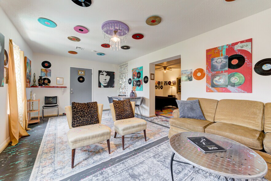 More Photos Of 117 W Harrison Ave, Guthrie Storefront Retail Residential For Sale