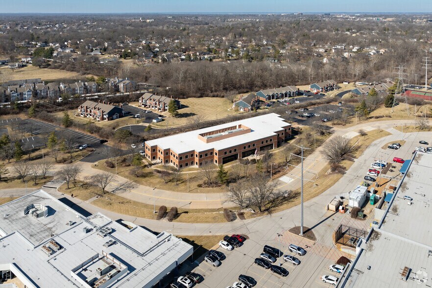 More Photos Of 1122 Town & Country Commons, Chesterfield Office For Sale