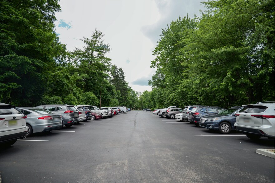 More Photos Of 1062 E Lancaster Ave, Bryn Mawr Apartments For Lease