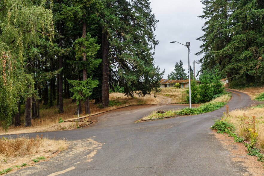 More Photos Of 2450 Strong Rd SE, Salem Correctional Facility For Sale