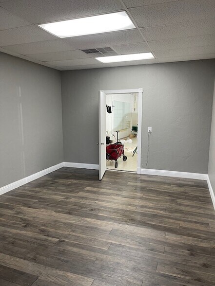 More Photos Of 1702 S State Highway 121, Lewisville Self Storage For Lease