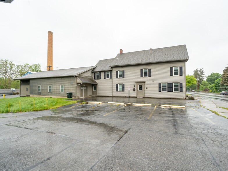 More Photos Of 35 Main St, Scottsville Office For Sale