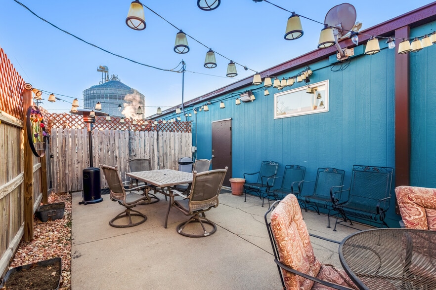 More Photos Of 1600 State St, Blair Restaurant For Sale