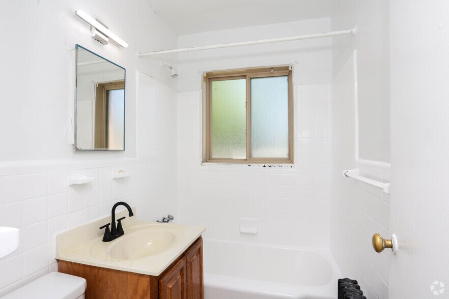 More Photos Of 2603 Southern Ave, Temple Hills Apartments For Sale