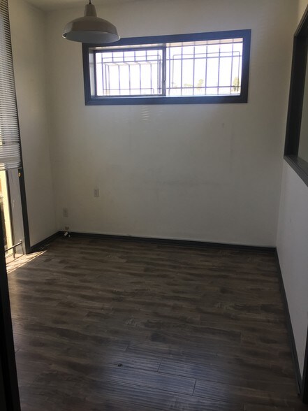 More Photos Of 900 W Hyde Park Blvd, Inglewood Warehouse For Lease