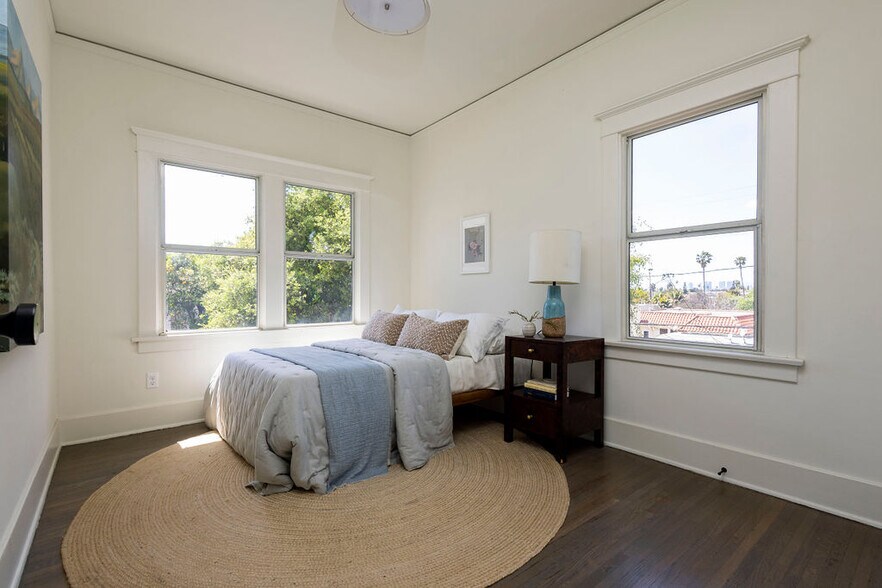 More Photos Of 1053 Hudson ave, Los Angeles Apartments For Sale