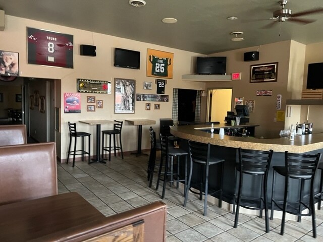 More Photos Of 303 Reid St, De Pere Restaurant For Sale