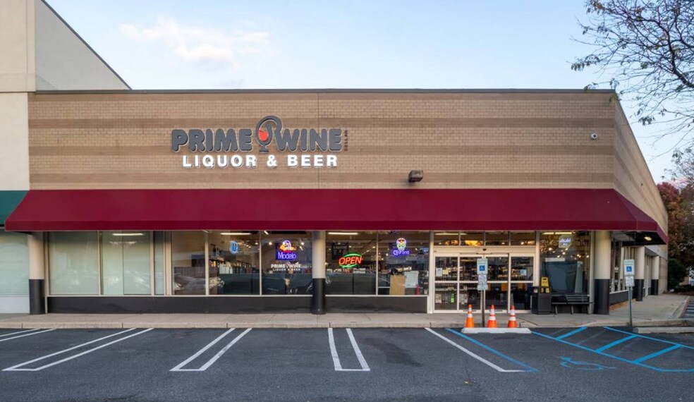 Primary Photo Of 396 N State Rt 17, Paramus General Retail For Lease