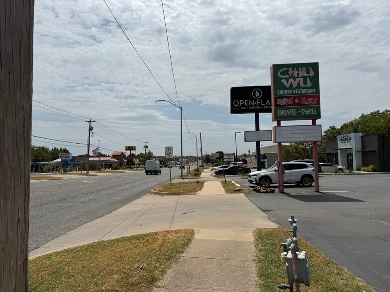 More Photos Of 305 S Air Depot Blvd, Oklahoma City Restaurant For Sale