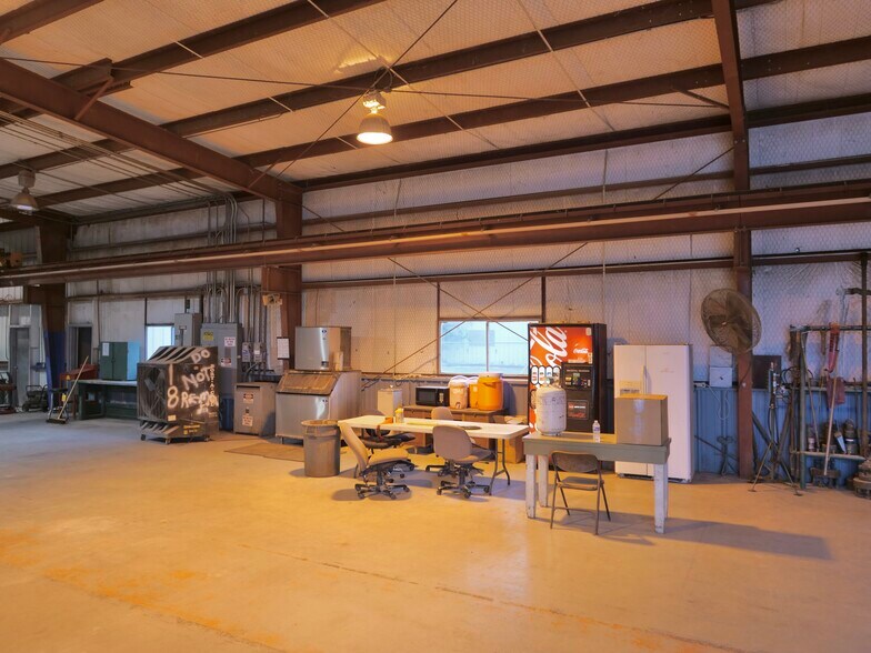 More Photos Of 4906 Houston Hwy, Victoria Light Distribution For Sale