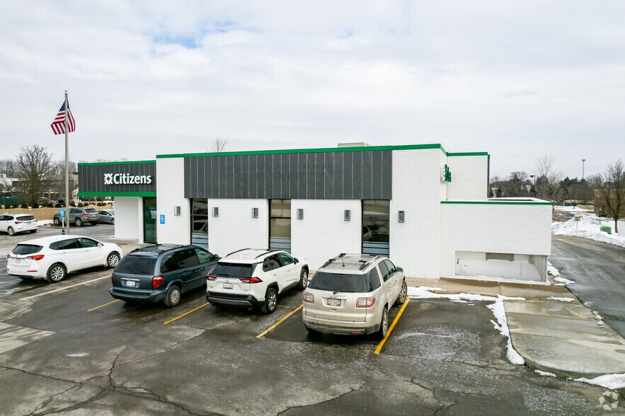 More Photos Of 100-400 N Adams Rd, Rochester Hills Unknown For Lease