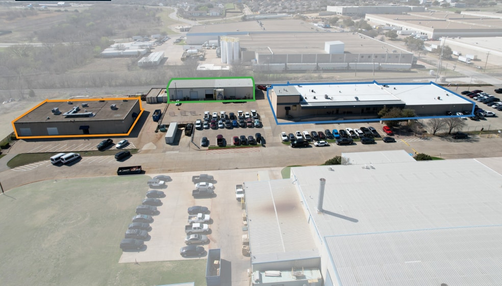 More Photos Of 2425 Dillard St, Grand Prairie Flex For Sale