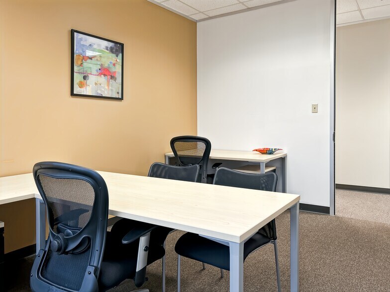 More Photos Of 1400 Broadfield Blvd, Houston Coworking Space