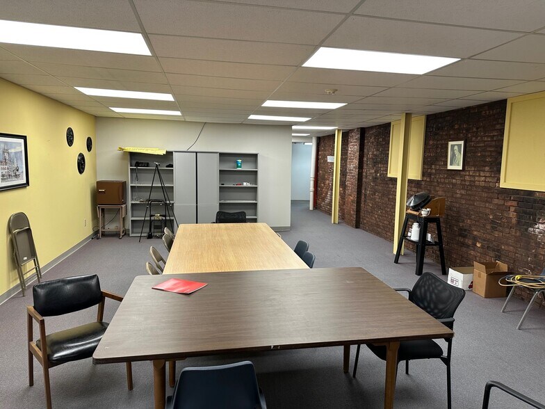 More Photos Of 124 Sheridan Ave, Albany Manufacturing For Sale