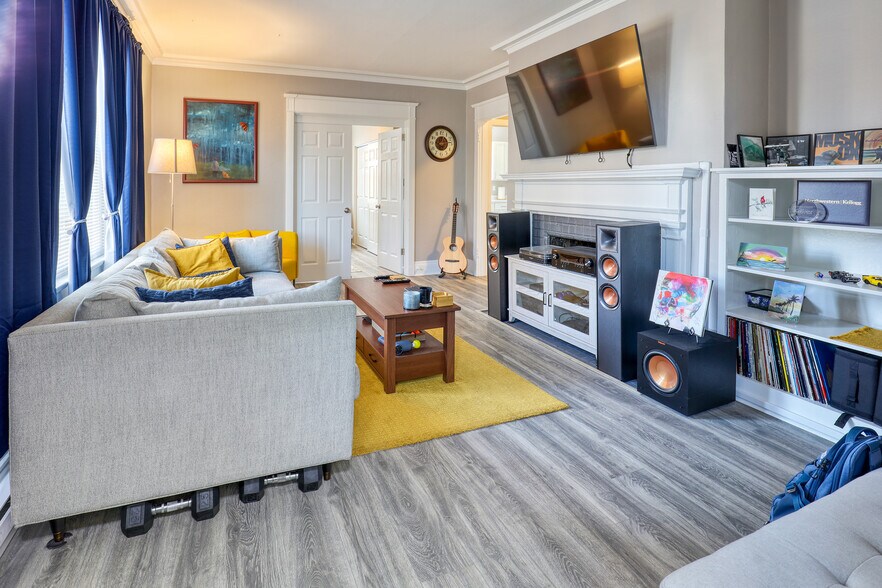 More Photos Of 1417 NE 55th St, Seattle Apartments For Sale