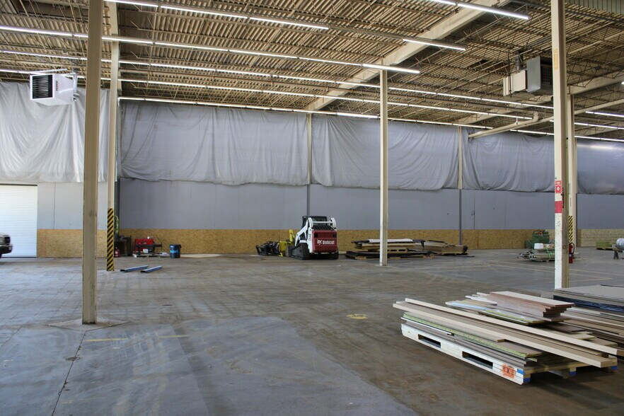 More Photos Of 1777 Oakdale Ave, West Saint Paul Manufacturing For Lease