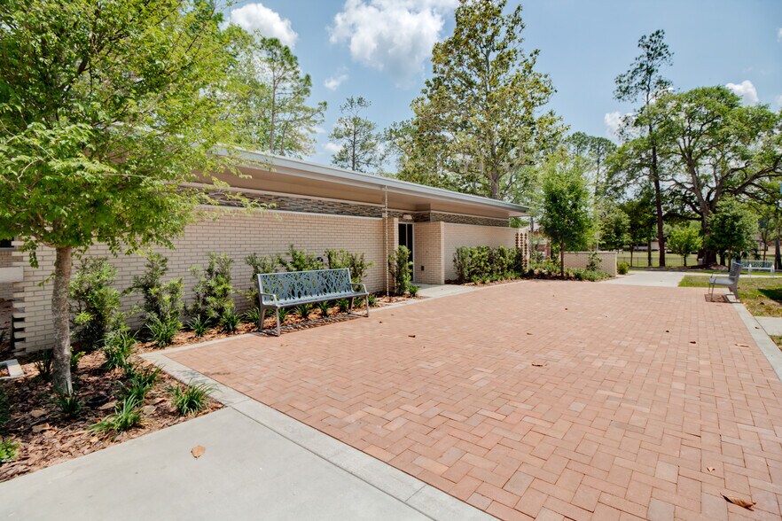 More Photos Of 1050 NW 8th Ave, Gainesville Unknown For Lease