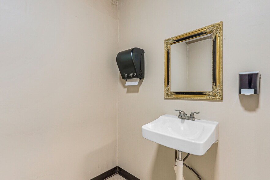 More Photos Of 2222 Bassett Ave, El Paso Storefront Retail Residential For Sale