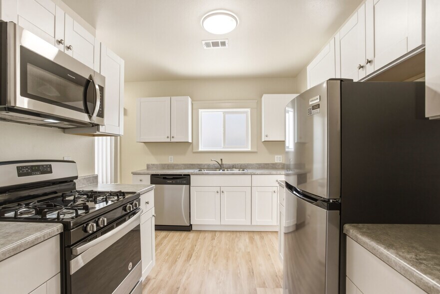 More Photos Of 4319-4321 Swift Ave, San Diego Apartments For Sale