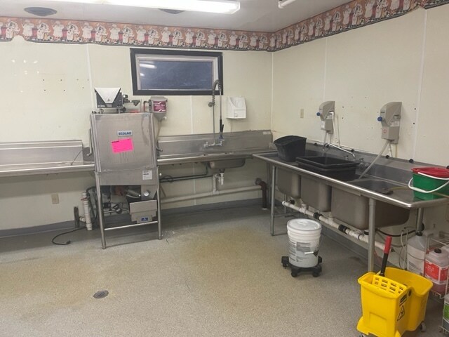 More Photos Of 600 Morningside St, Ida Grove Skilled Nursing Facility For Sale