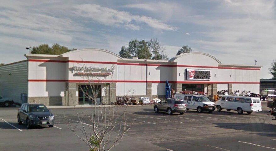 Primary Photo Of 442 US Route 1, Scarborough Freestanding For Sale