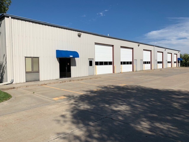 Primary Photo Of 5300 N 57th St, Lincoln Light Distribution For Lease