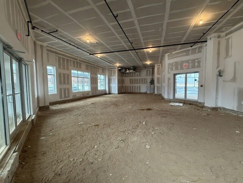 More Photos Of 227 4th Ave, Bay Shore General Retail For Lease