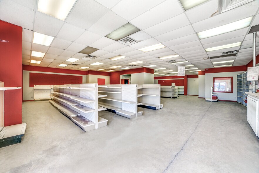 More Photos Of 6301 Mcpherson Rd, Laredo Distribution For Sale